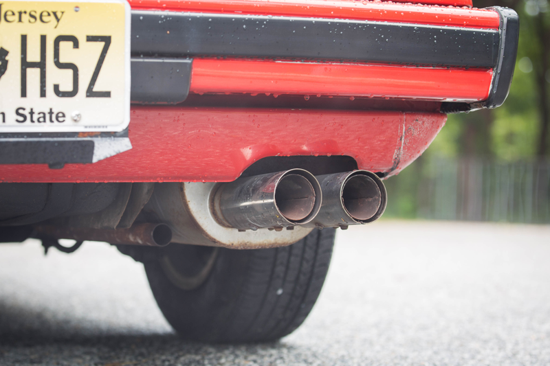 Illustration for article titled The Original Mazda RX-7 Drives Like a Humming, Thrumming, Living Animal